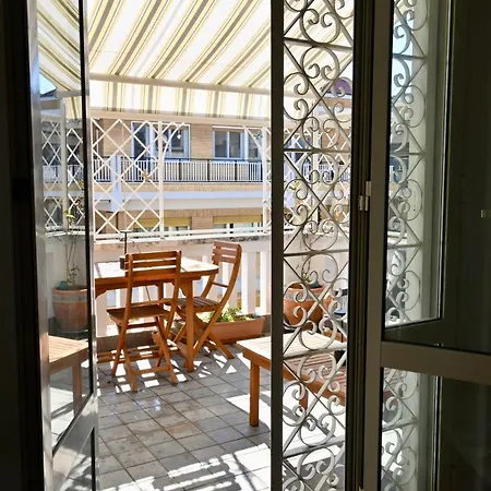 Attico Con Terrazza A Due Passi Dal Parco Apartamento